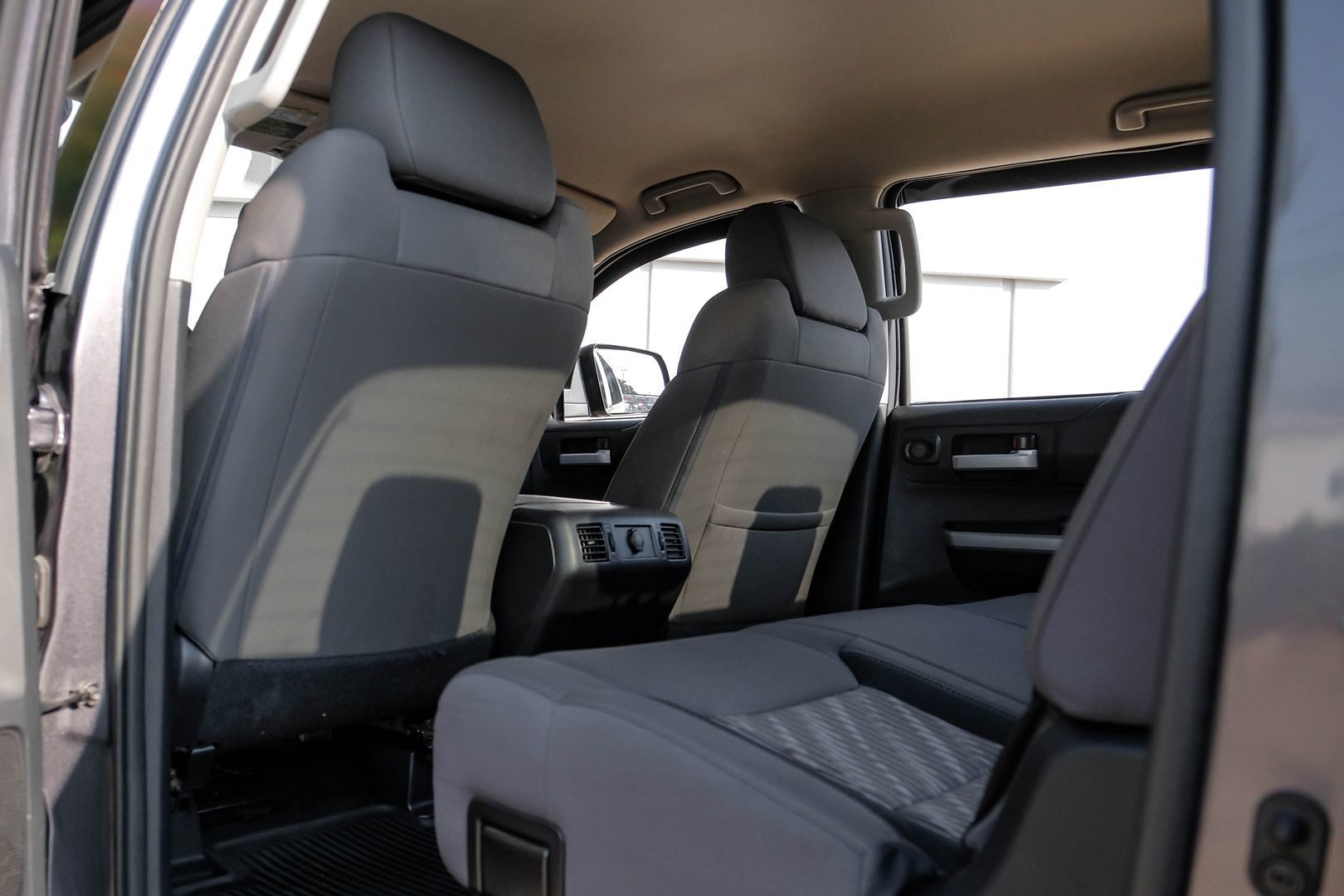 2018 Toyota Tundra SR5 photo 37
