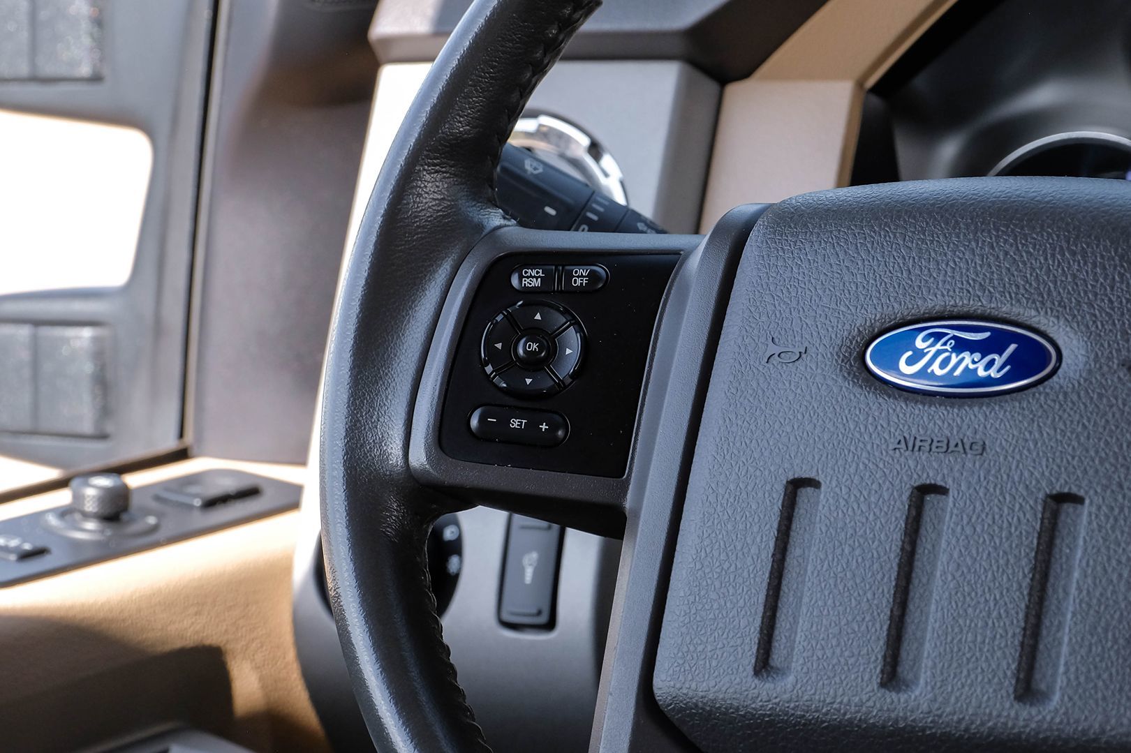 2014 Ford F-350 Lariat photo 17