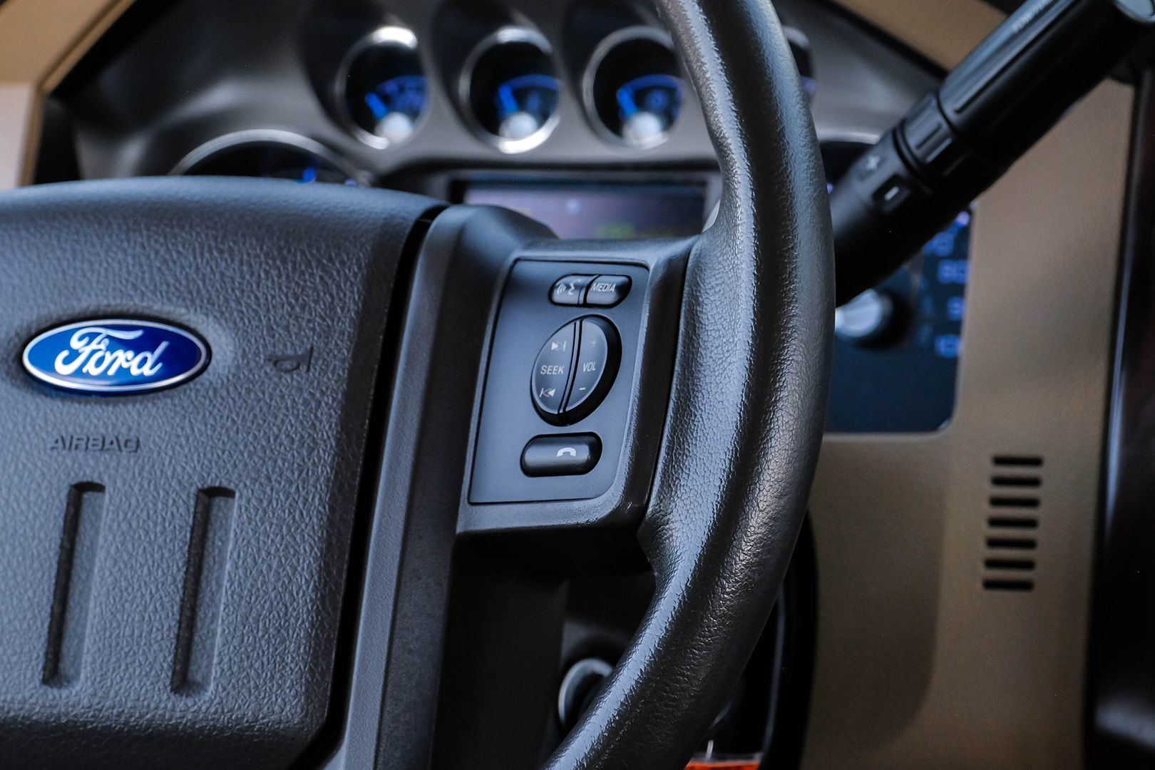 2014 Ford F-350 Lariat photo 18
