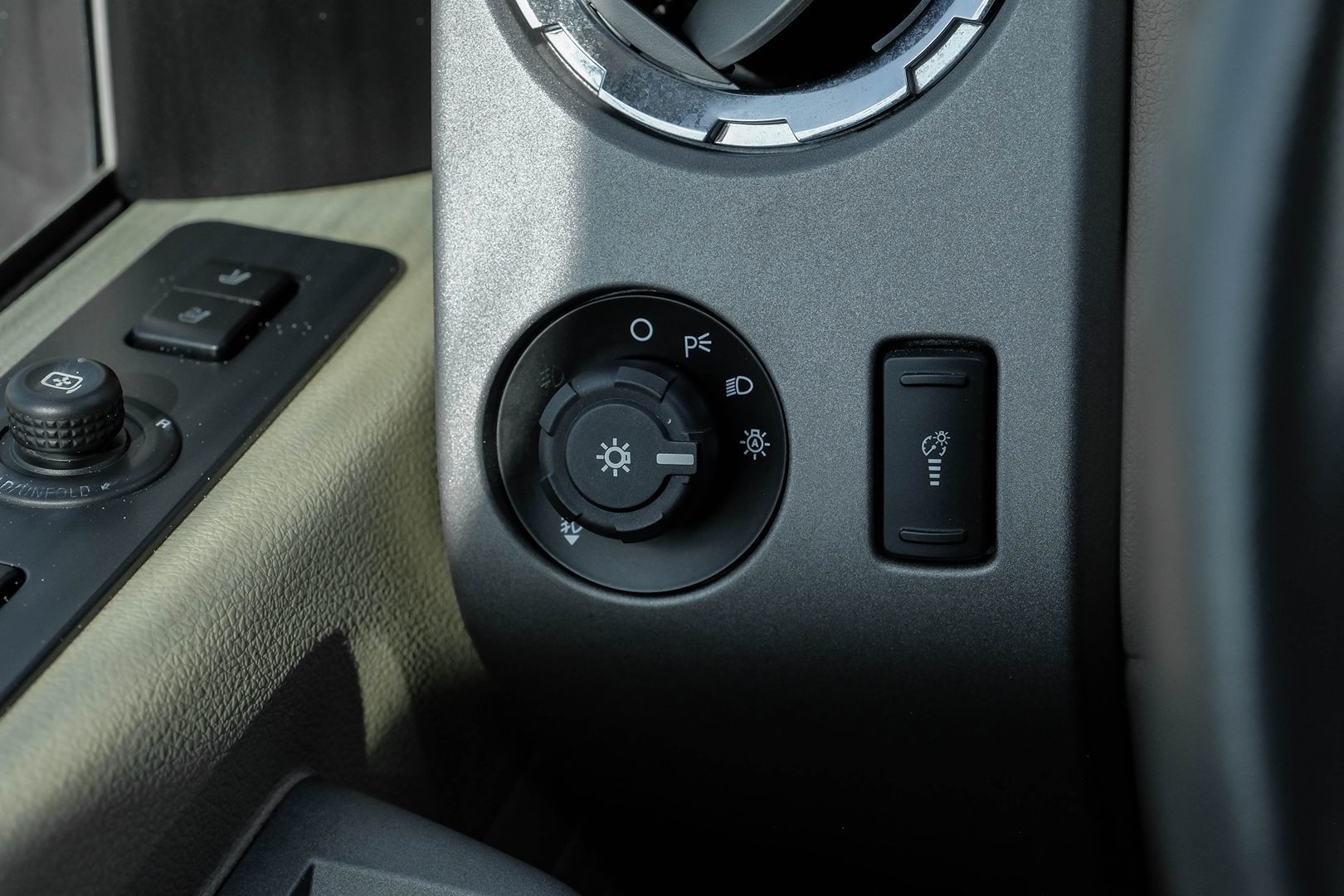 2014 Ford F-350 Lariat photo 26