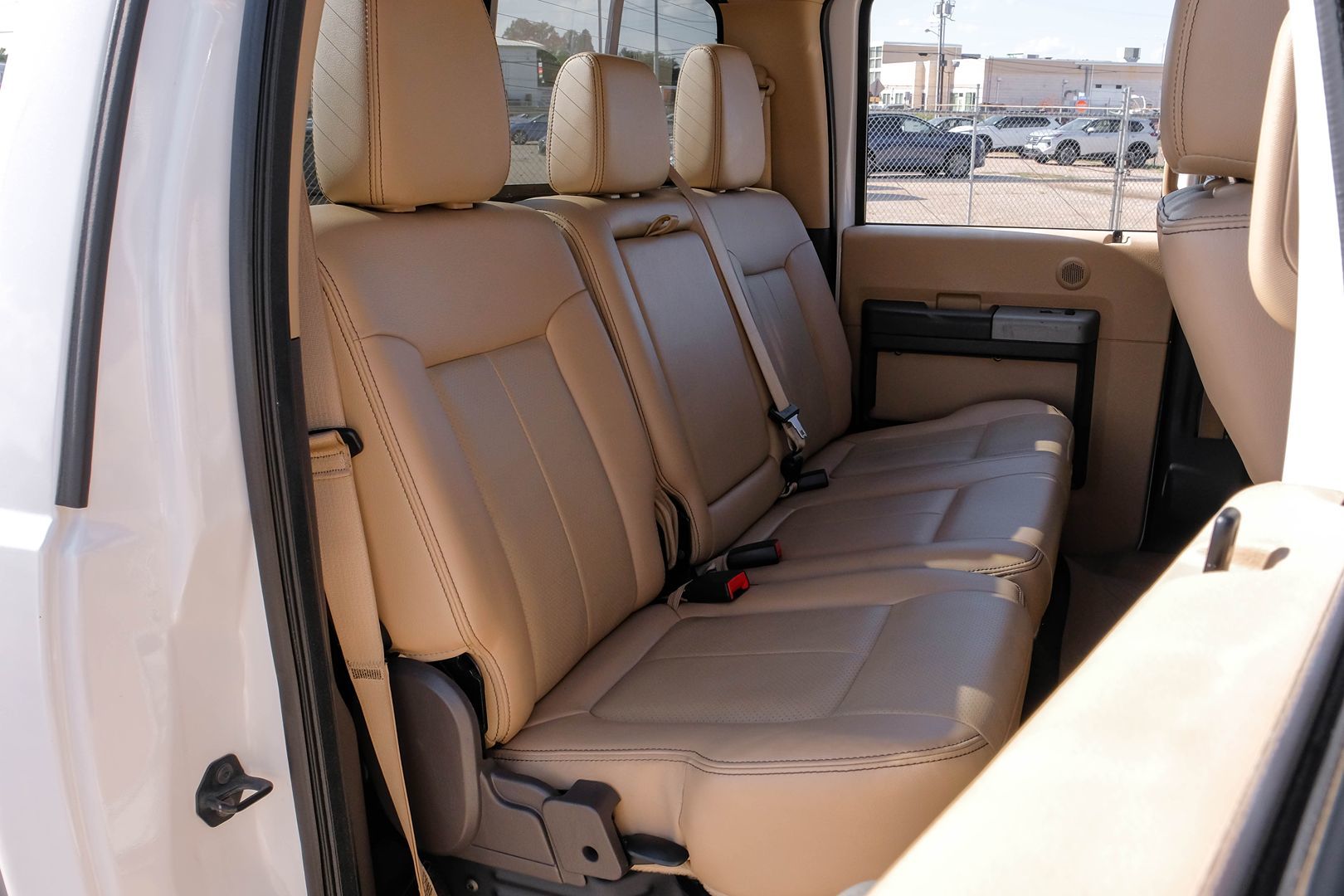 2014 Ford F-350 Lariat photo 31