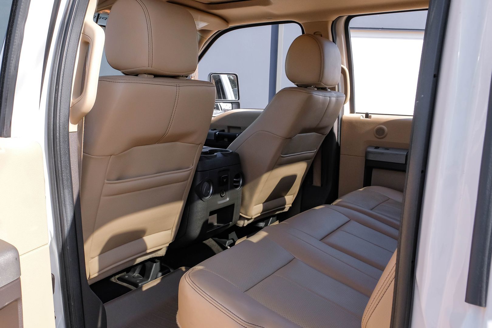 2014 Ford F-350 Lariat photo 33
