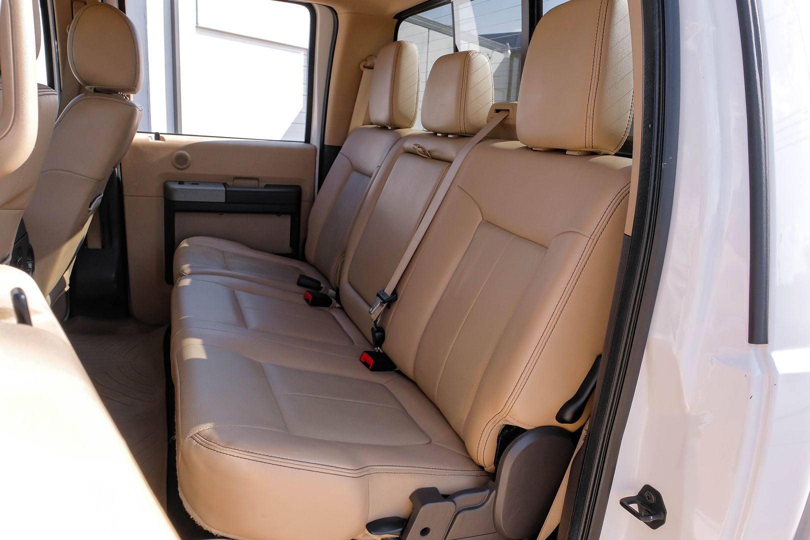 2014 Ford F-350 Lariat photo 34