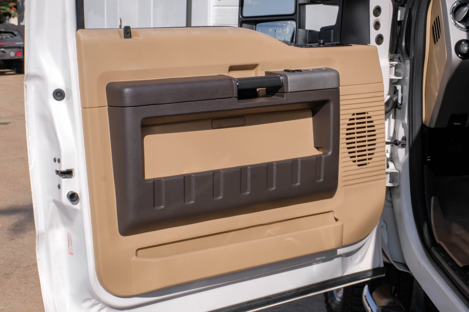2014 Ford F-350 Lariat photo 37