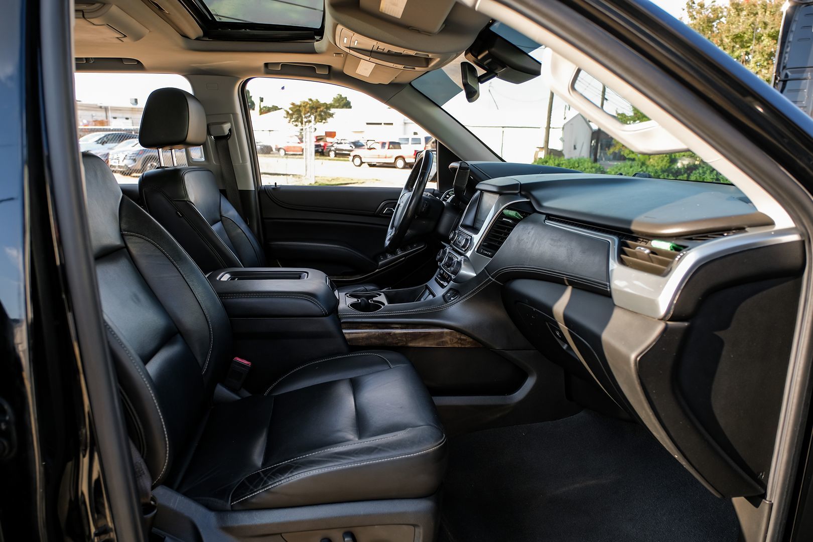 2020 Chevrolet Tahoe LT photo 30