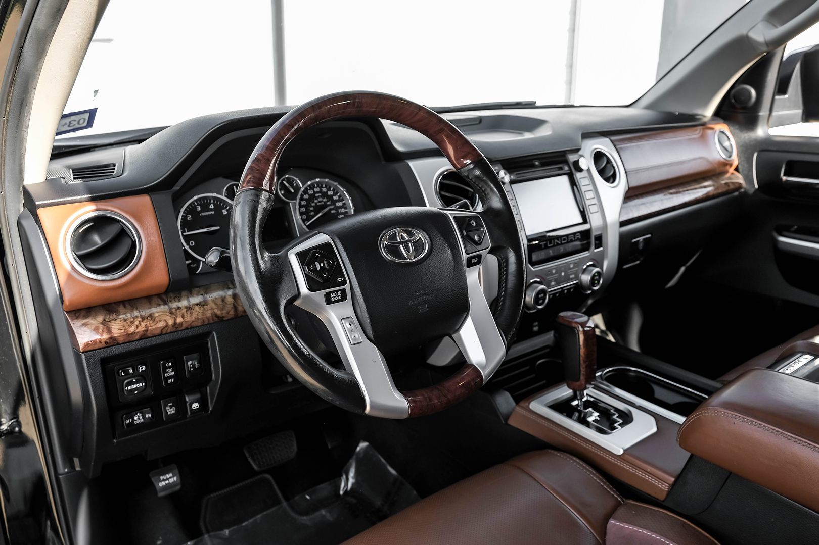 2016 Toyota Tundra Platinum 1794 Edition photo 3