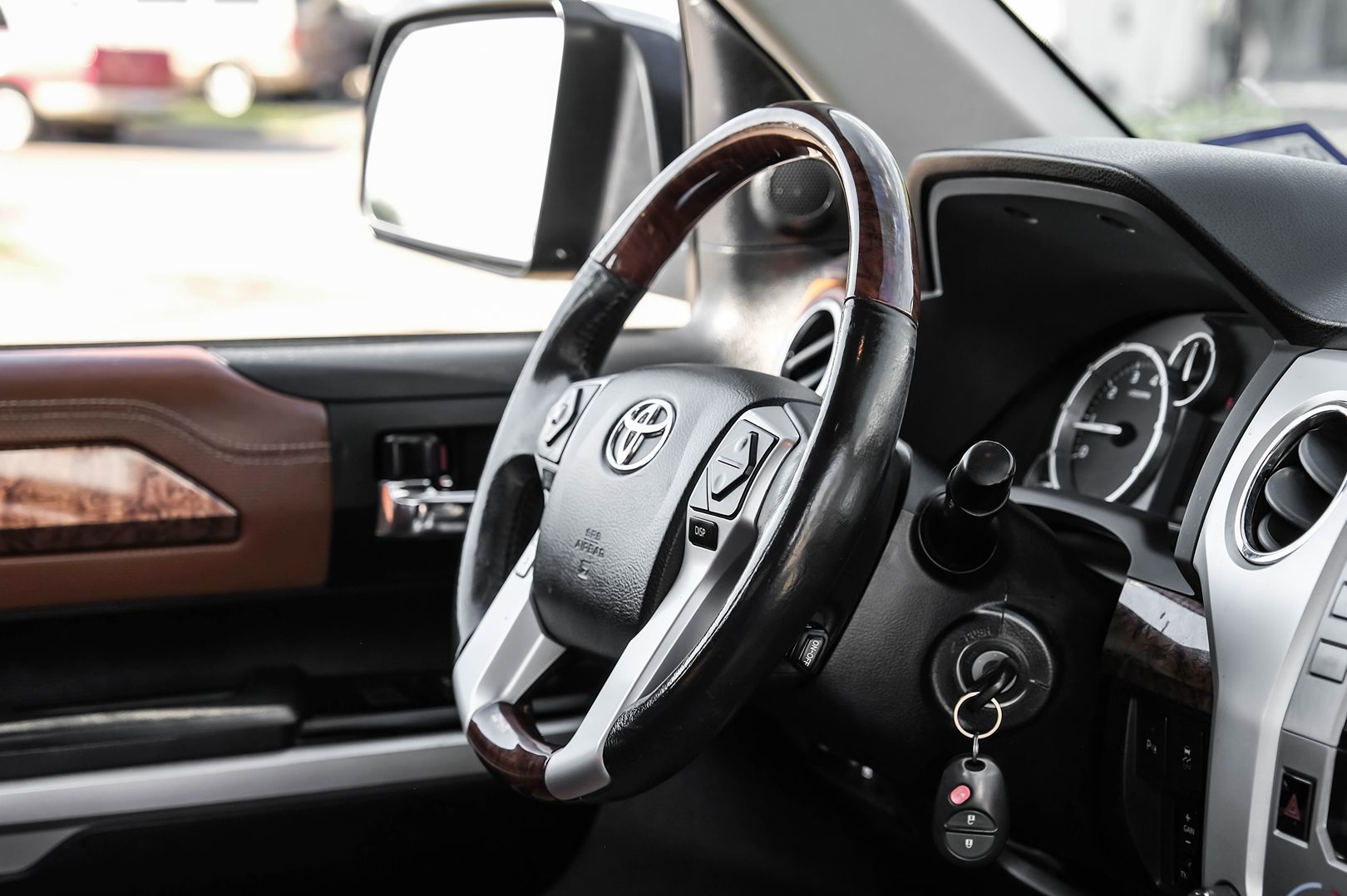 2016 Toyota Tundra Platinum 1794 Edition photo 18