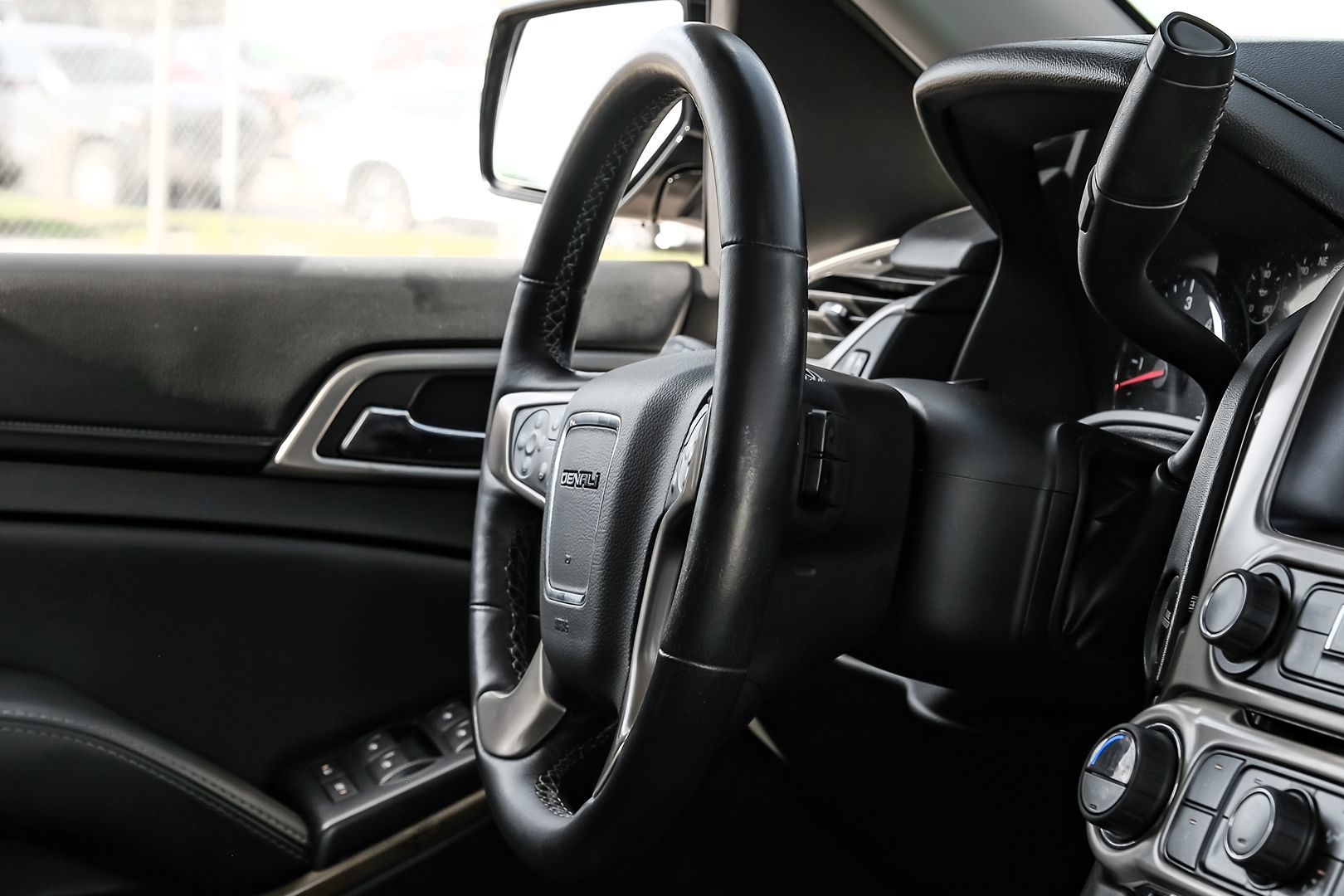 2017 Gmc Yukon Denali photo 18