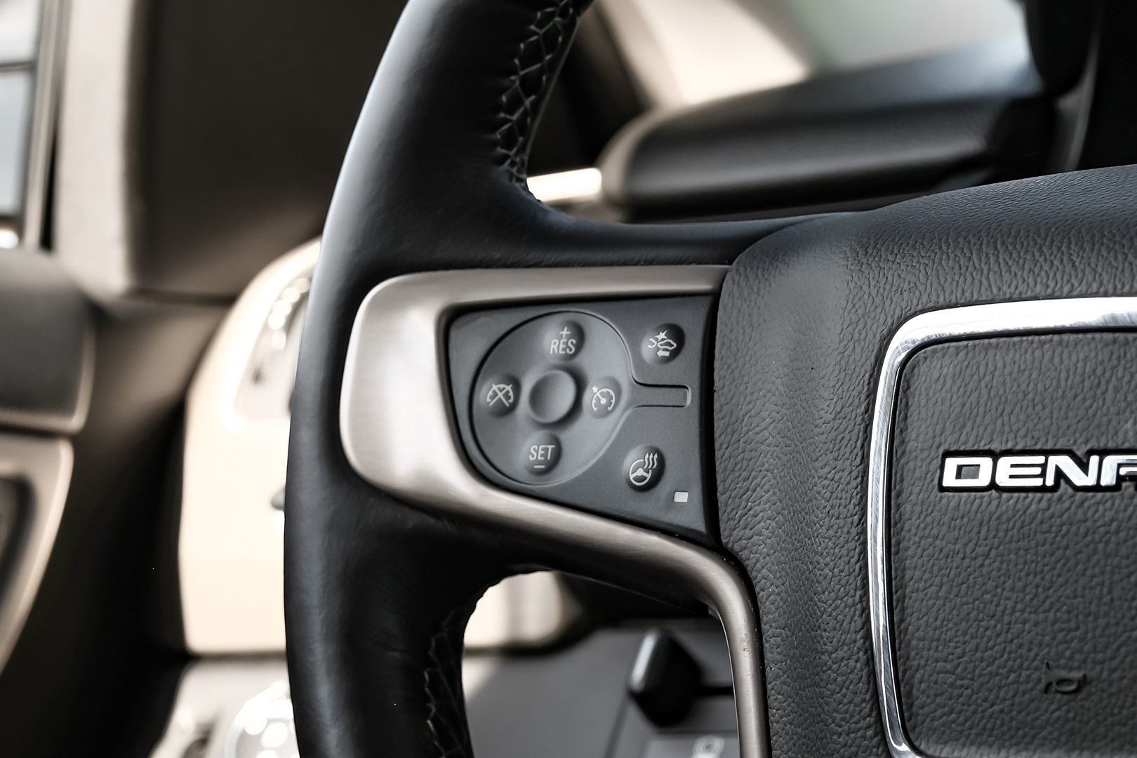 2017 Gmc Yukon Denali photo 20