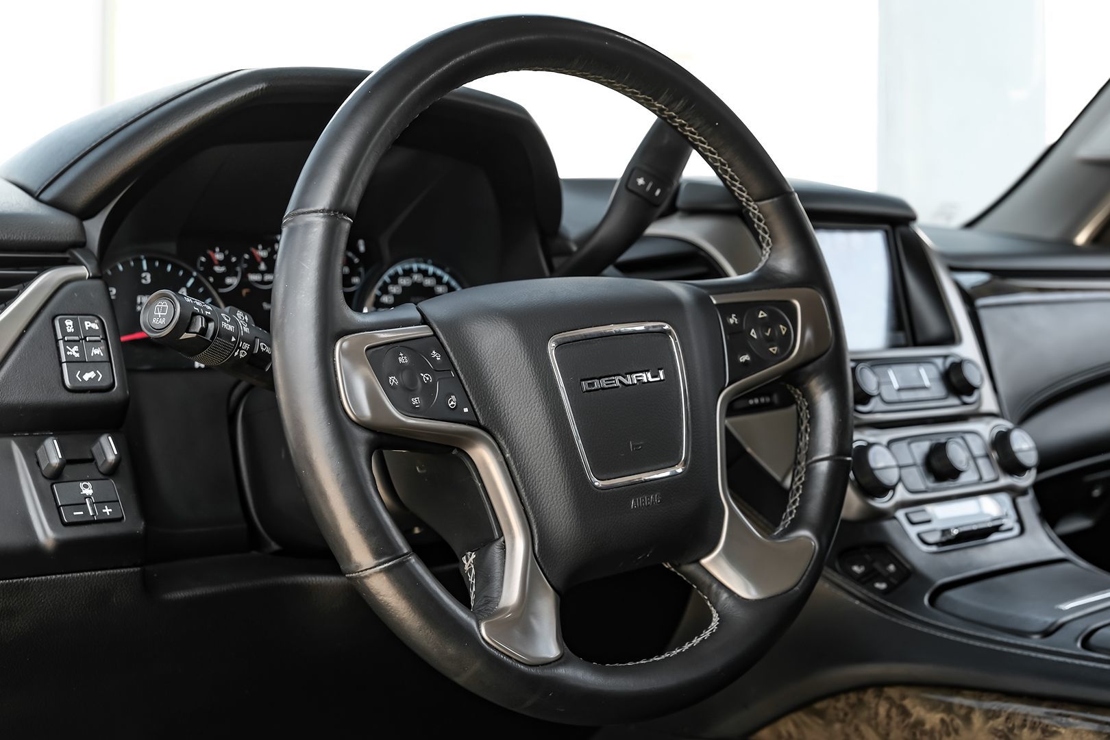 2017 Gmc Yukon Denali photo 19