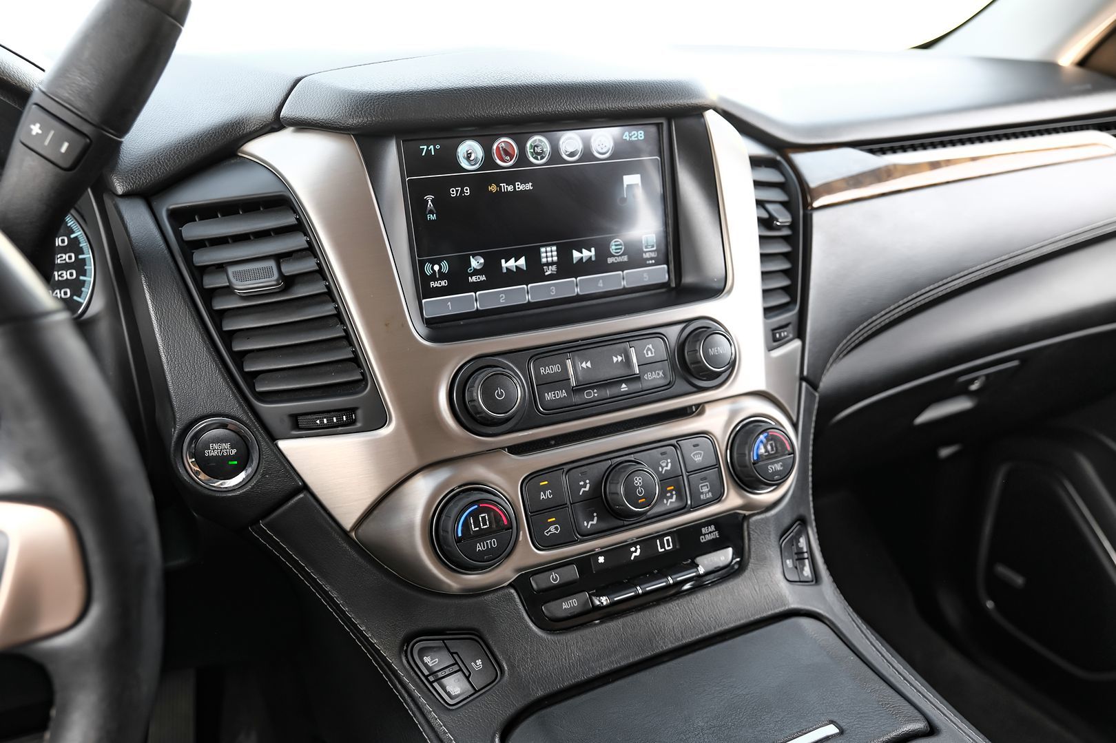 2017 Gmc Yukon Denali photo 29
