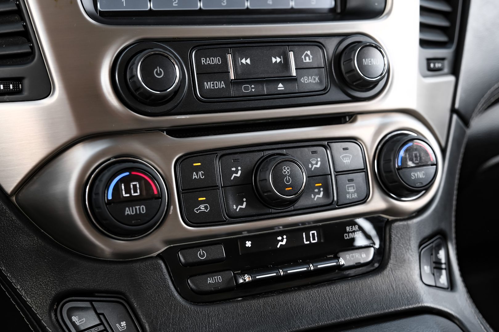 2017 Gmc Yukon Denali photo 30