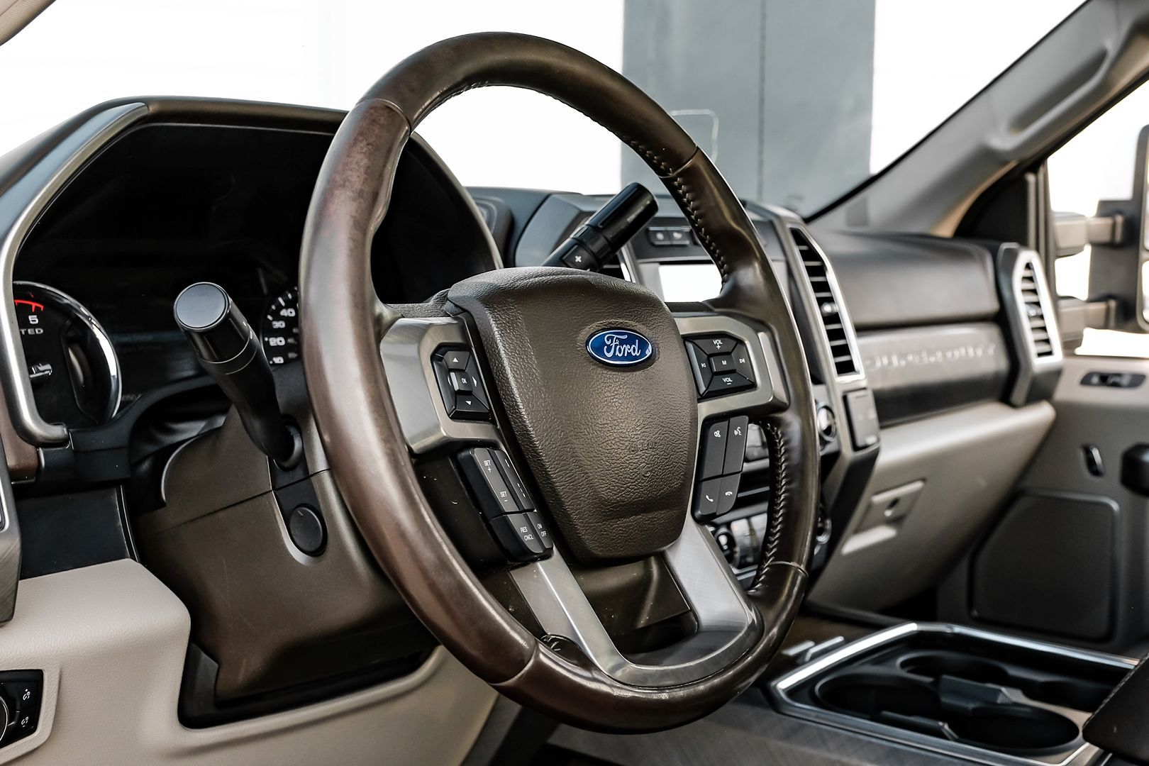 2018 Ford F-350 Limited photo 17
