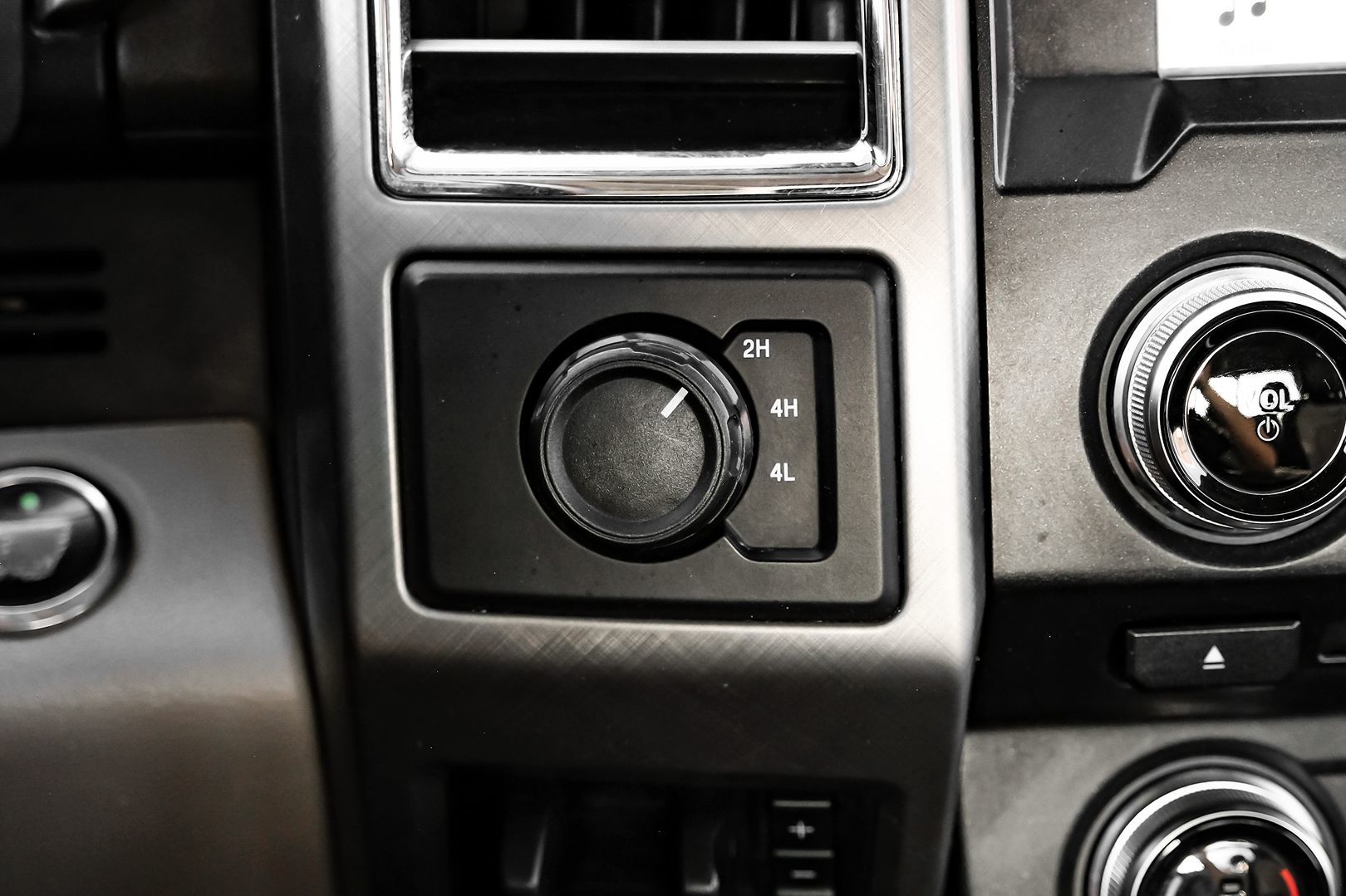 2018 Ford F-350 Limited photo 26