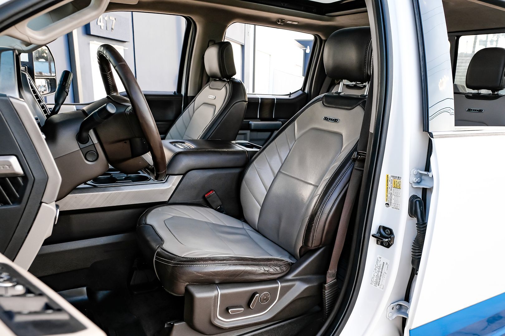 2018 Ford F-350 Limited photo 33