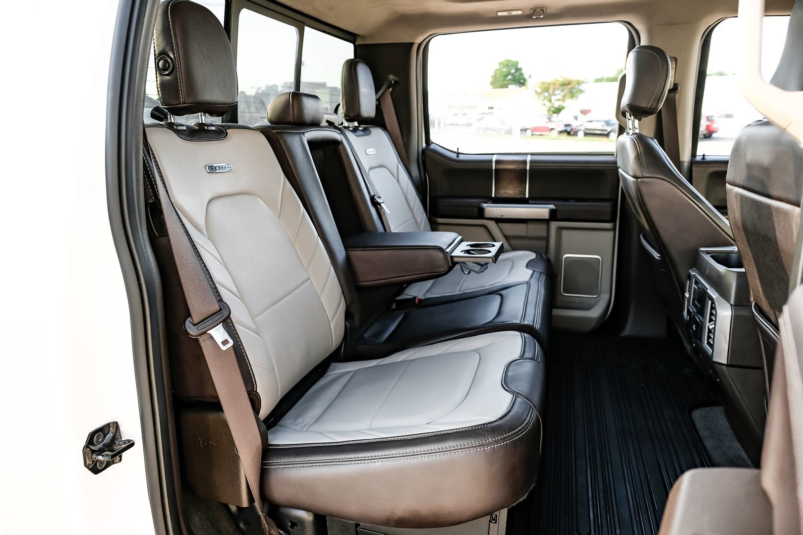 2018 Ford F-350 Limited photo 37