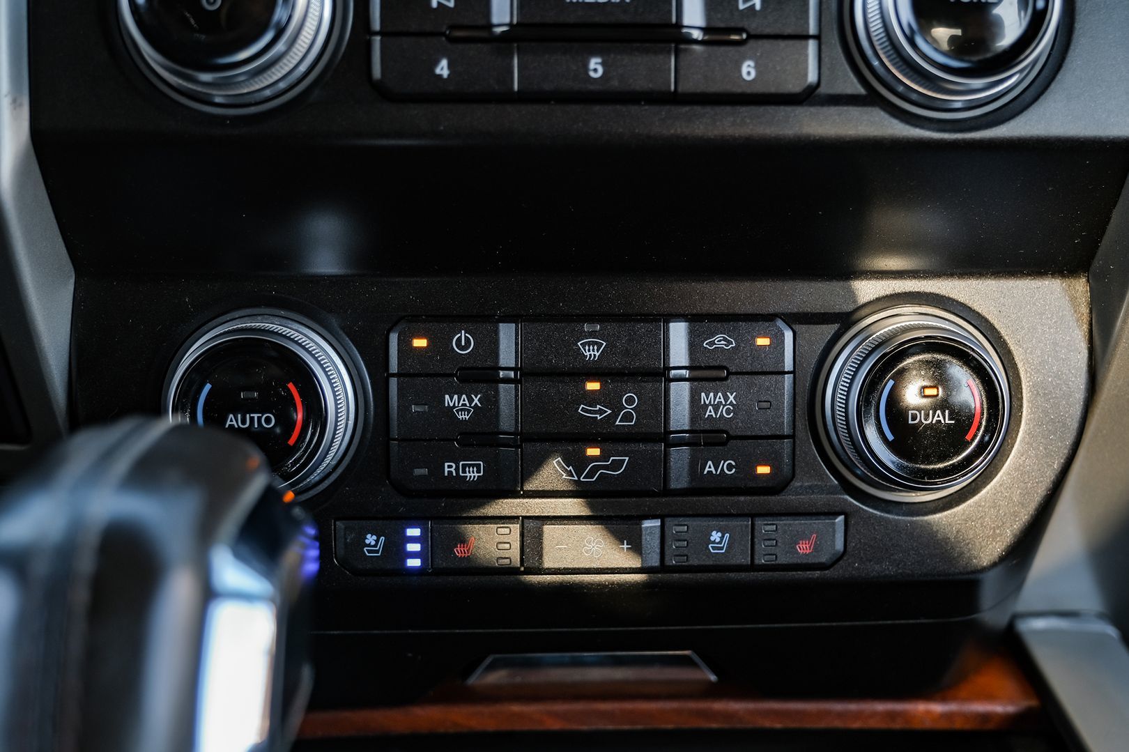 2019 Ford F-150 King Ranch photo 17
