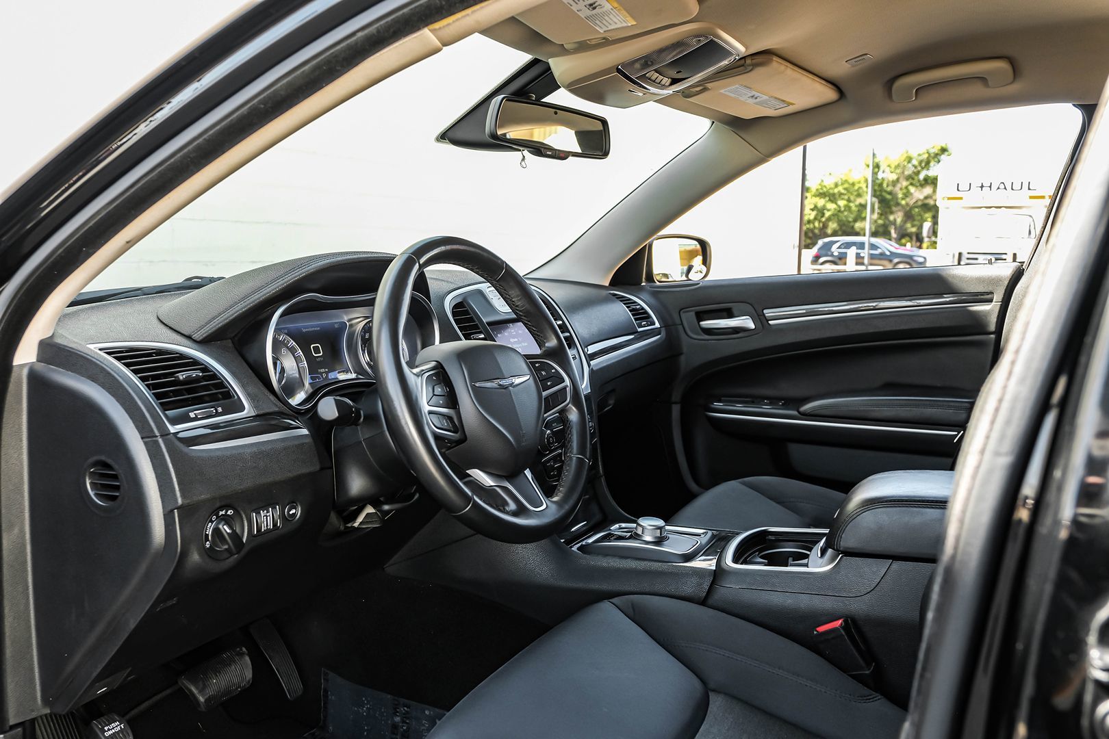 2020 Chrysler 300 Touring Limited photo 2