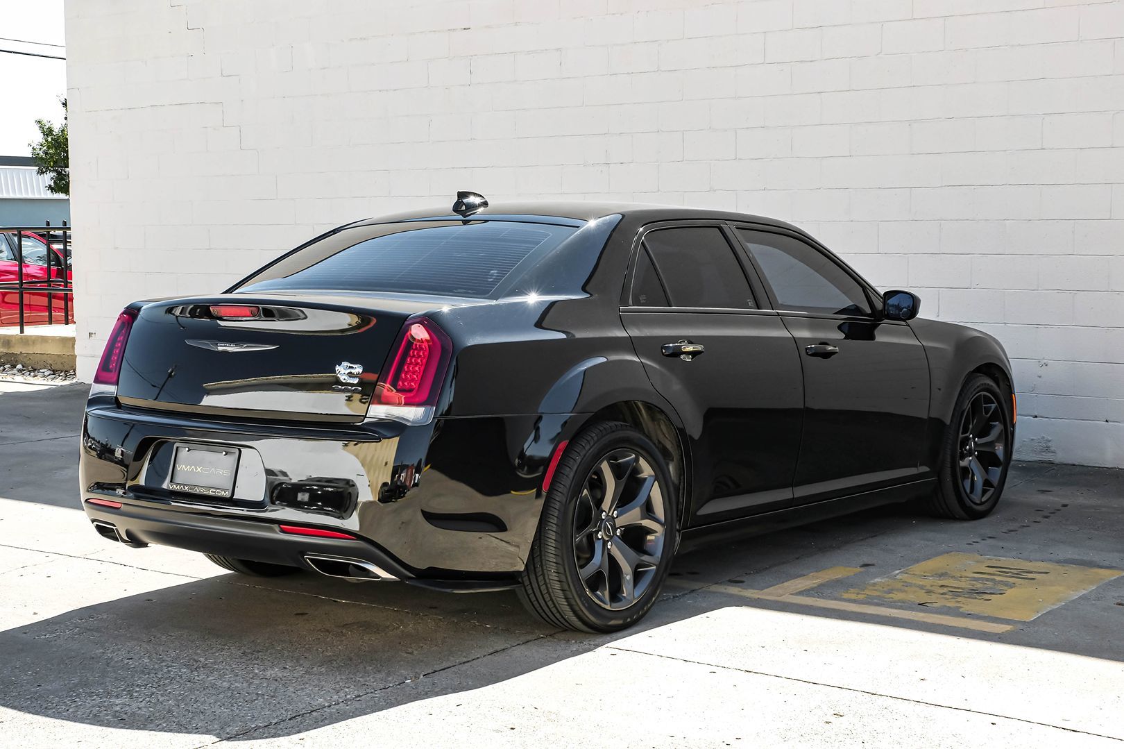 2020 Chrysler 300 Touring Limited photo 9