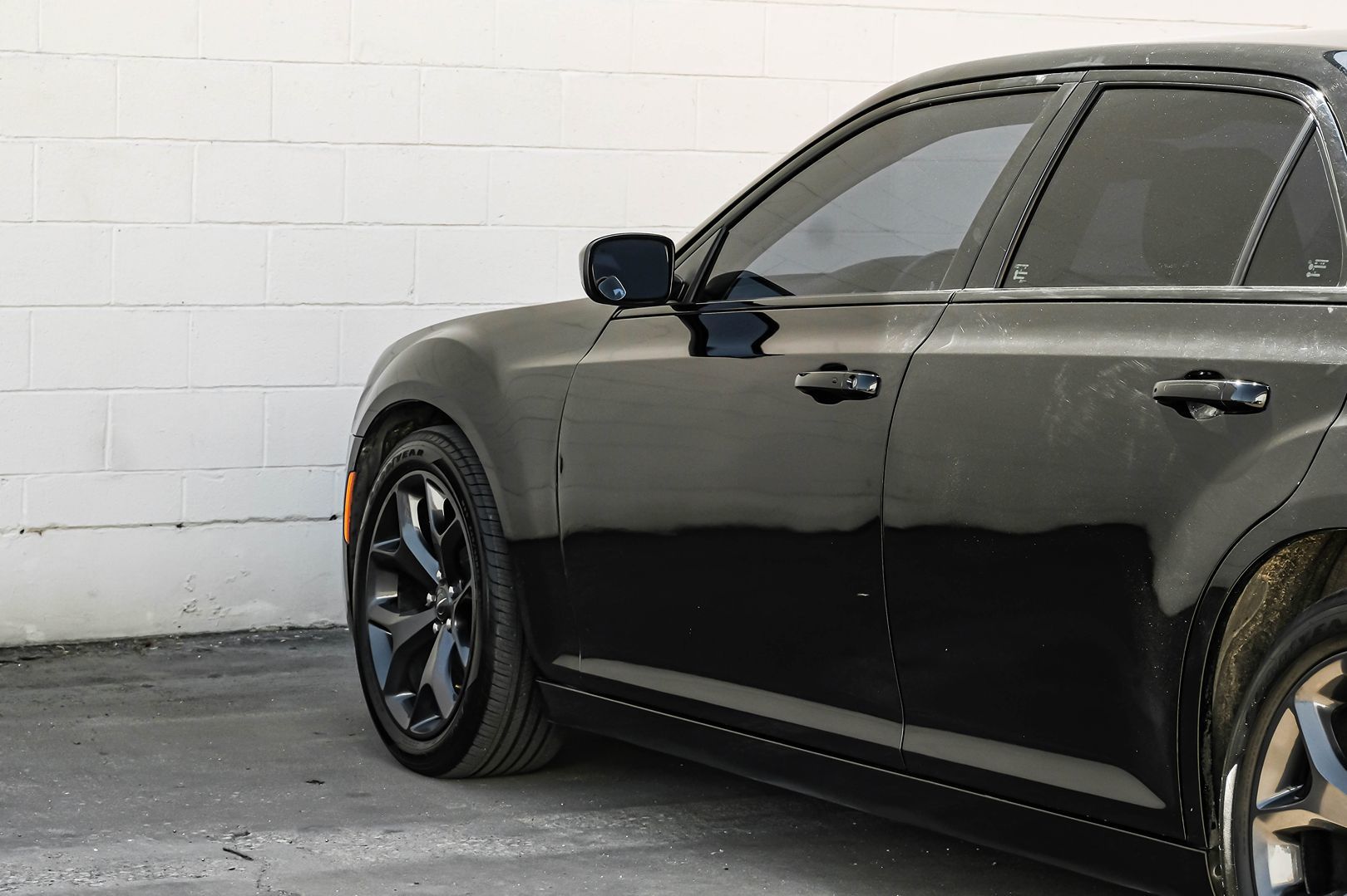2020 Chrysler 300 Touring Limited photo 12