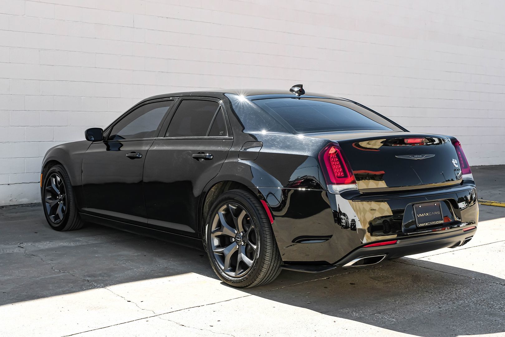 2020 Chrysler 300 Touring Limited photo 11