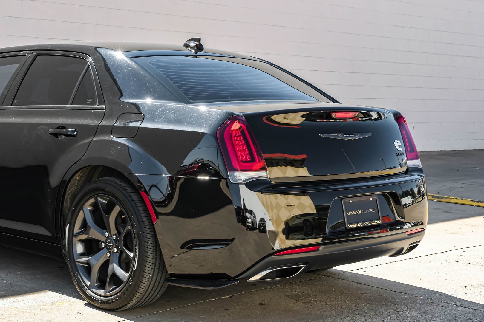2020 Chrysler 300 Touring Limited photo 13