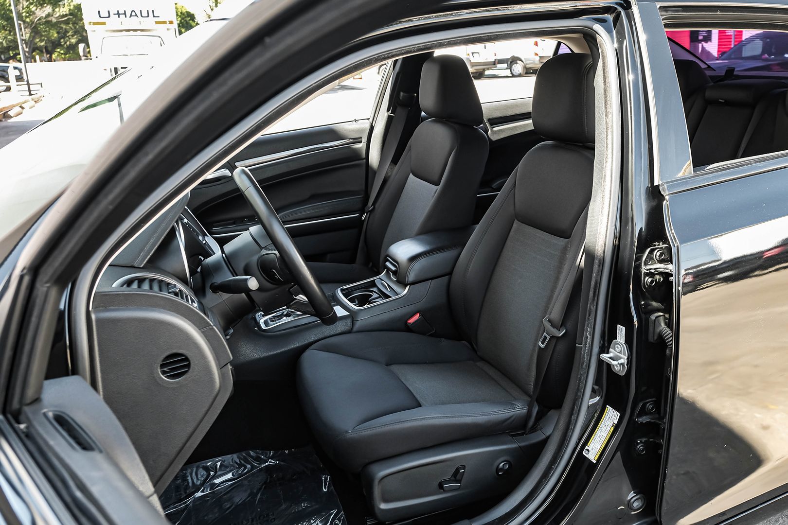 2020 Chrysler 300 Touring Limited photo 32