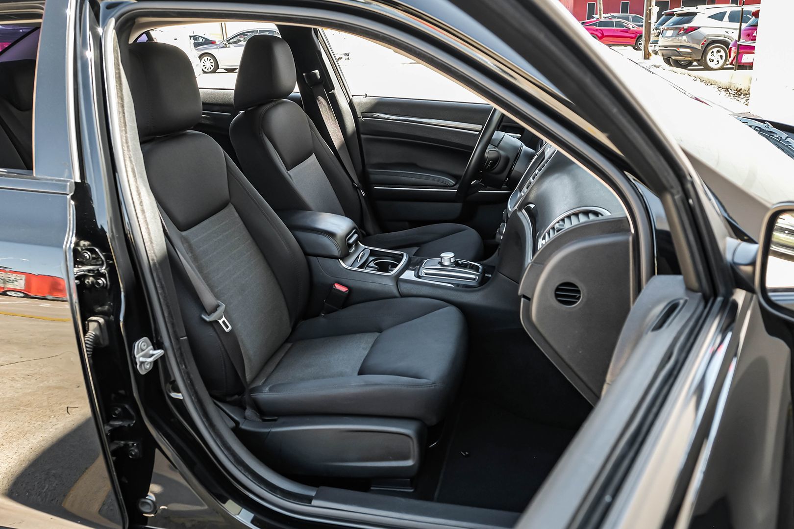 2020 Chrysler 300 Touring Limited photo 34