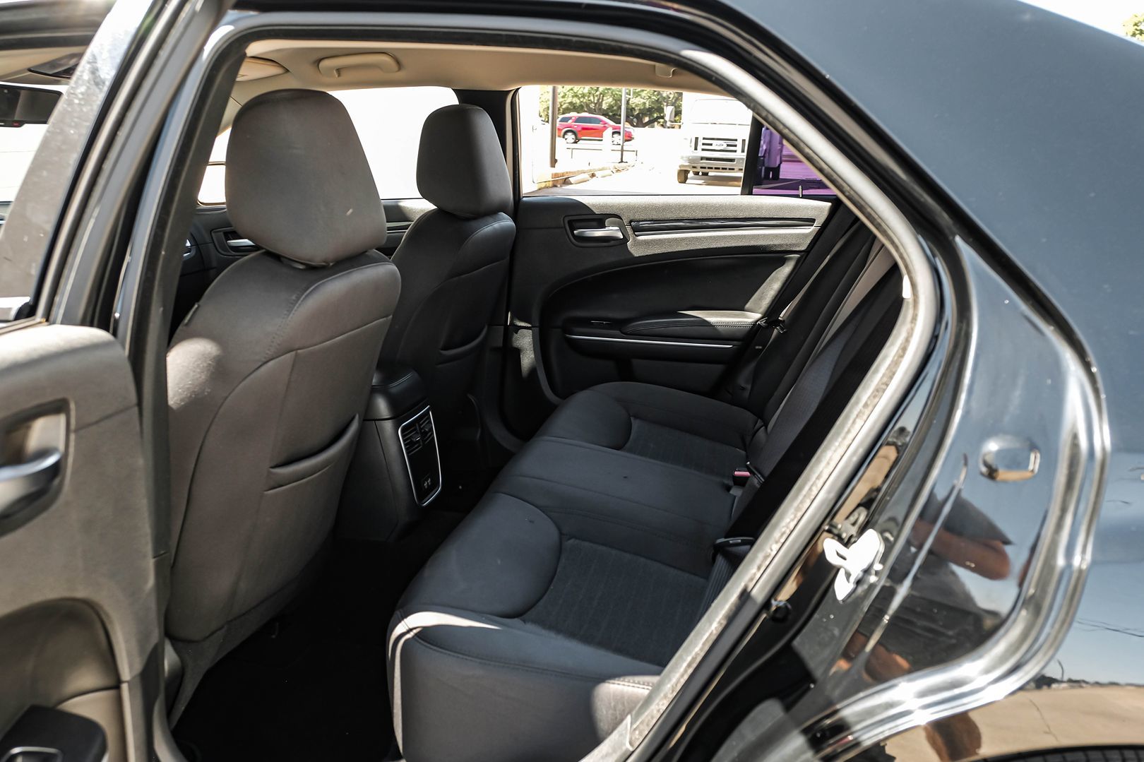 2020 Chrysler 300 Touring Limited photo 37
