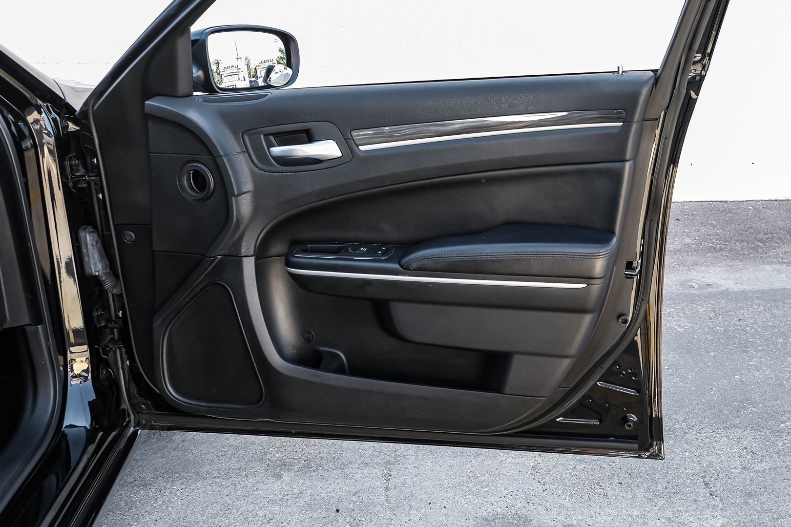 2020 Chrysler 300 Touring Limited photo 43