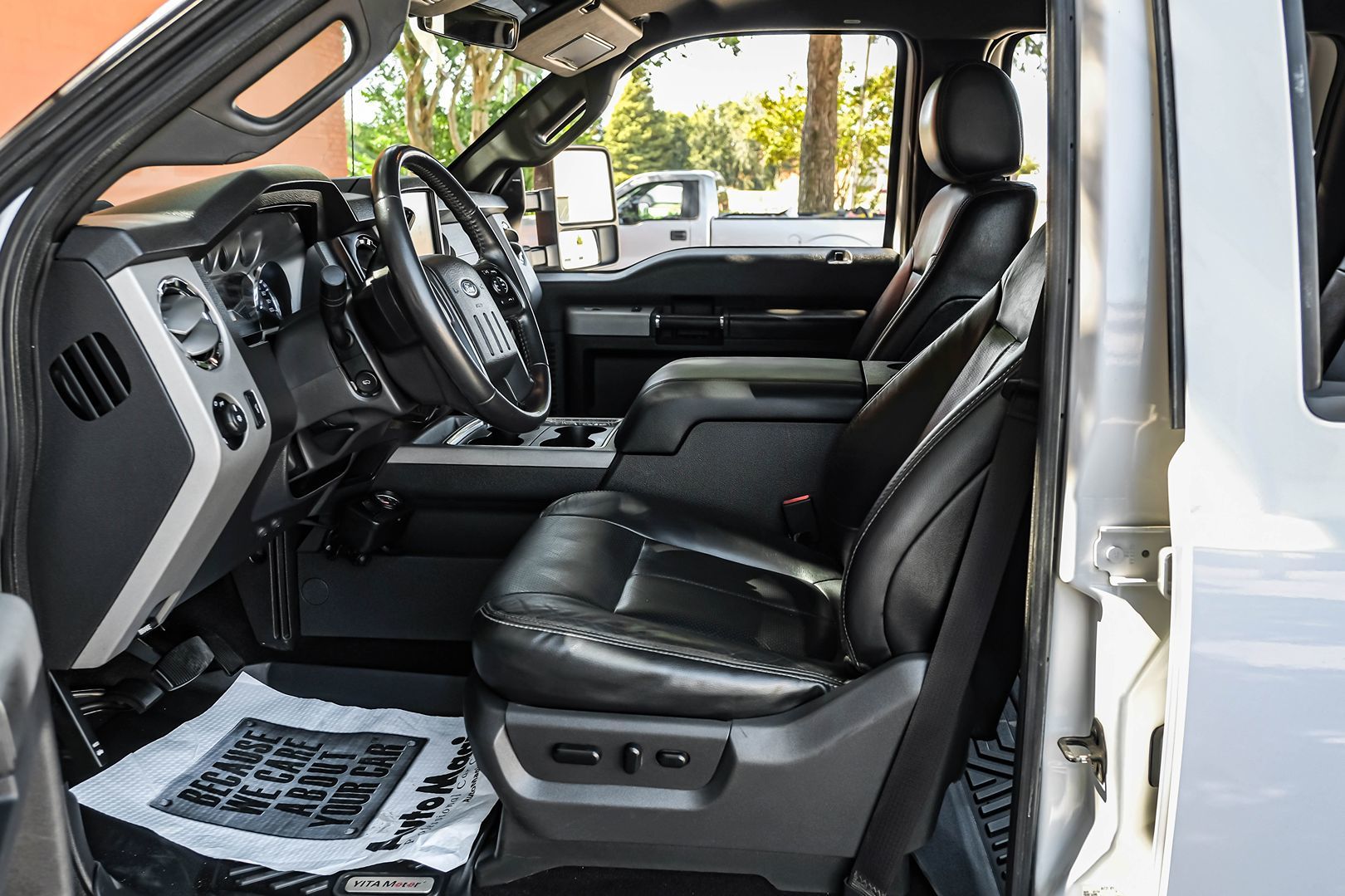 2015 Ford F-250 Lariat photo 3
