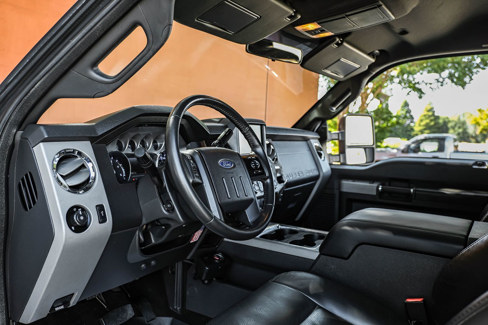 2015 Ford F-250 Lariat photo 2
