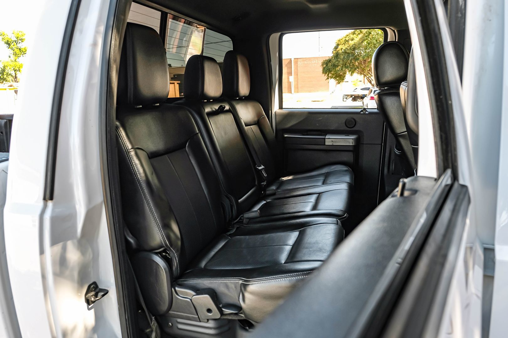 2015 Ford F-250 Lariat photo 34