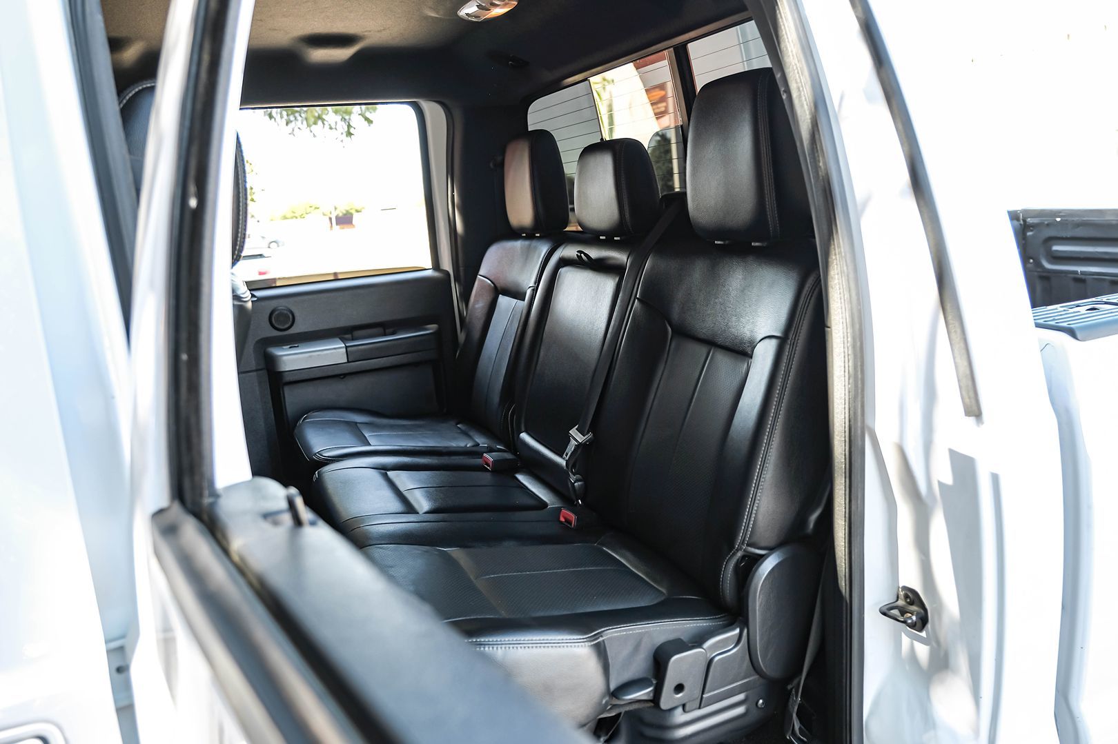 2015 Ford F-250 Lariat photo 37