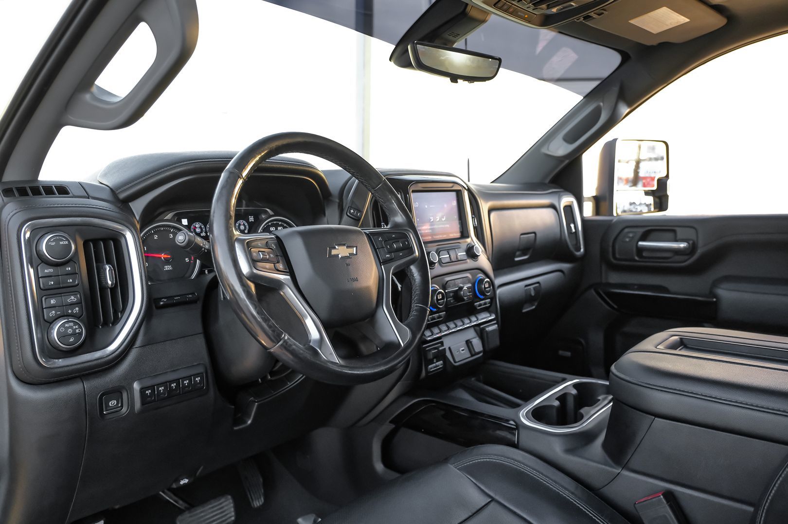 2020 Chevrolet Silverado 2500HD LTZ photo 3