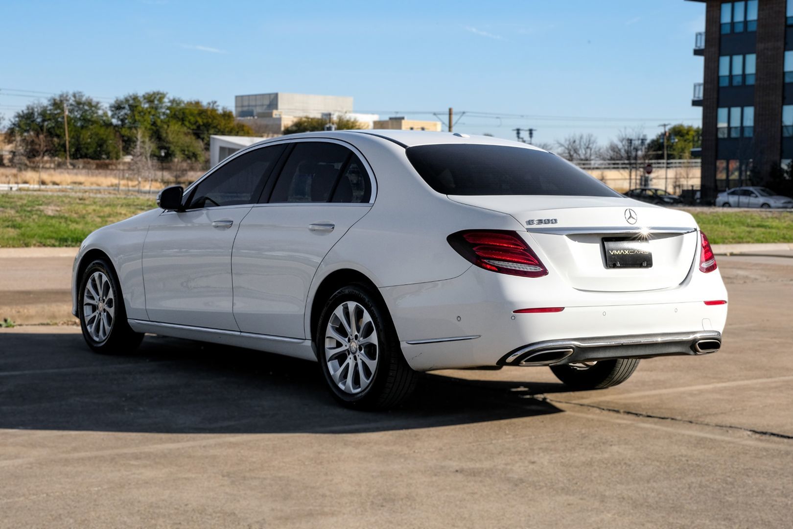2017 Mercedes-Benz E-Class E300 - Photo 9