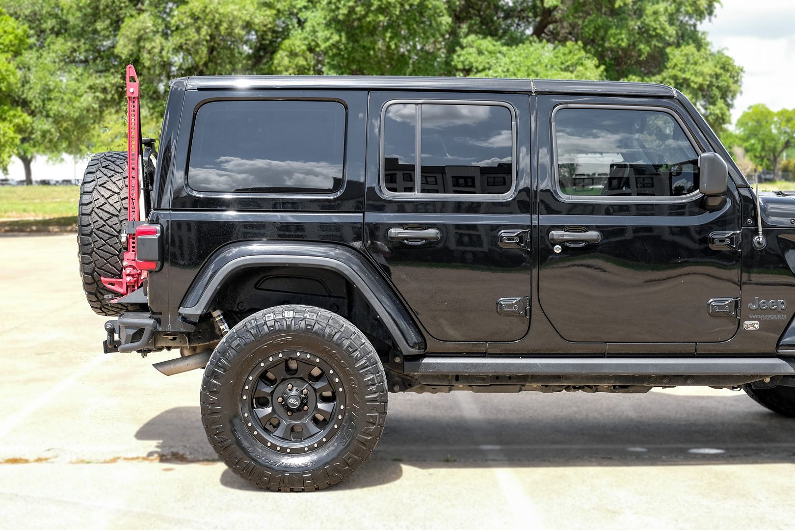 2019 Jeep Wrangler Unlimited Sahara Altitude - Photo 12