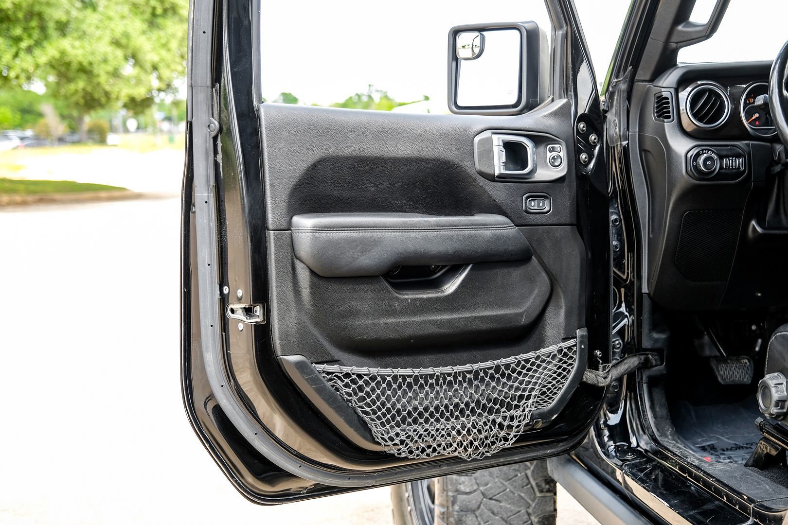 2019 Jeep Wrangler Unlimited Sahara Altitude - Photo 52