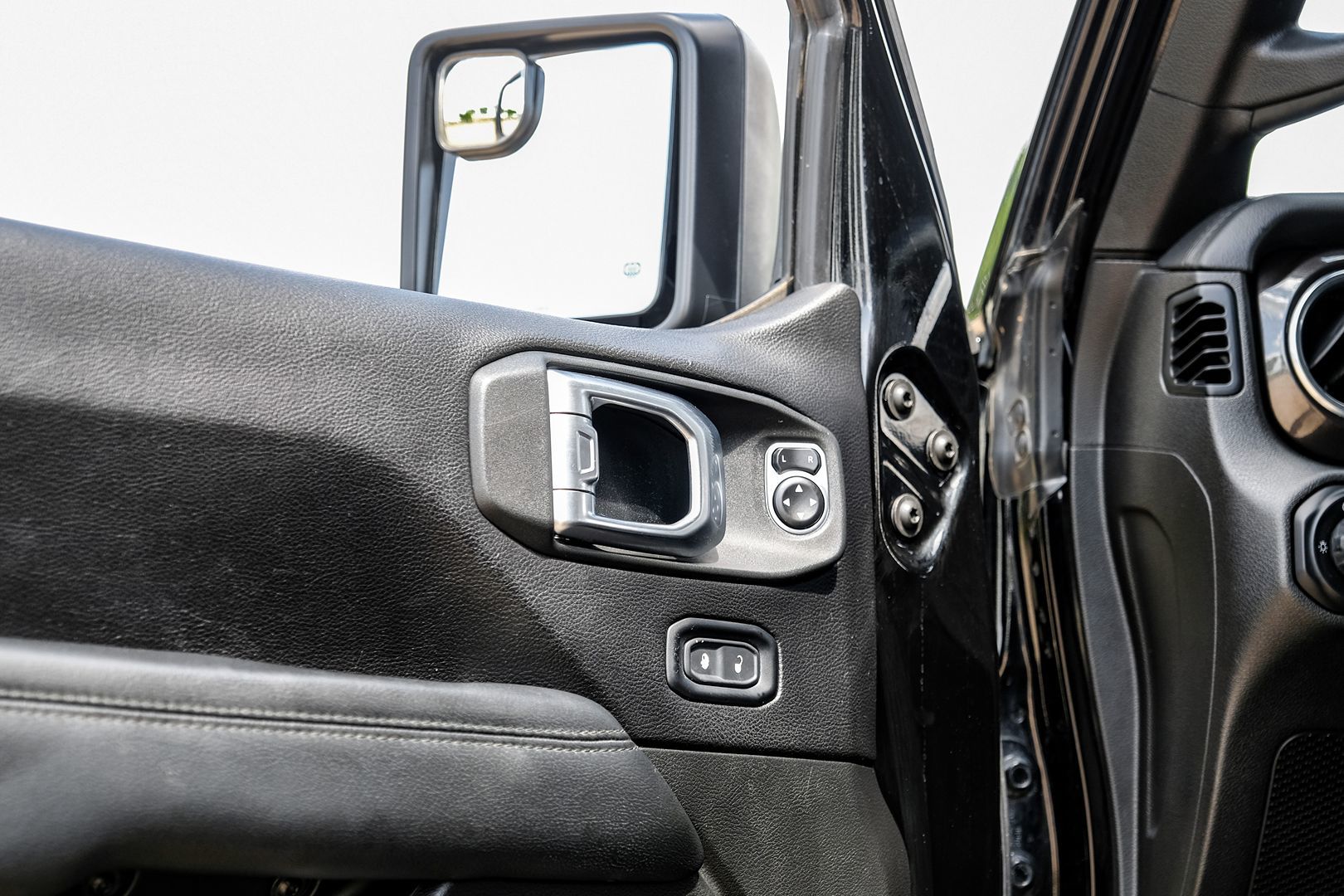 2019 Jeep Wrangler Unlimited Sahara Altitude - Photo 53