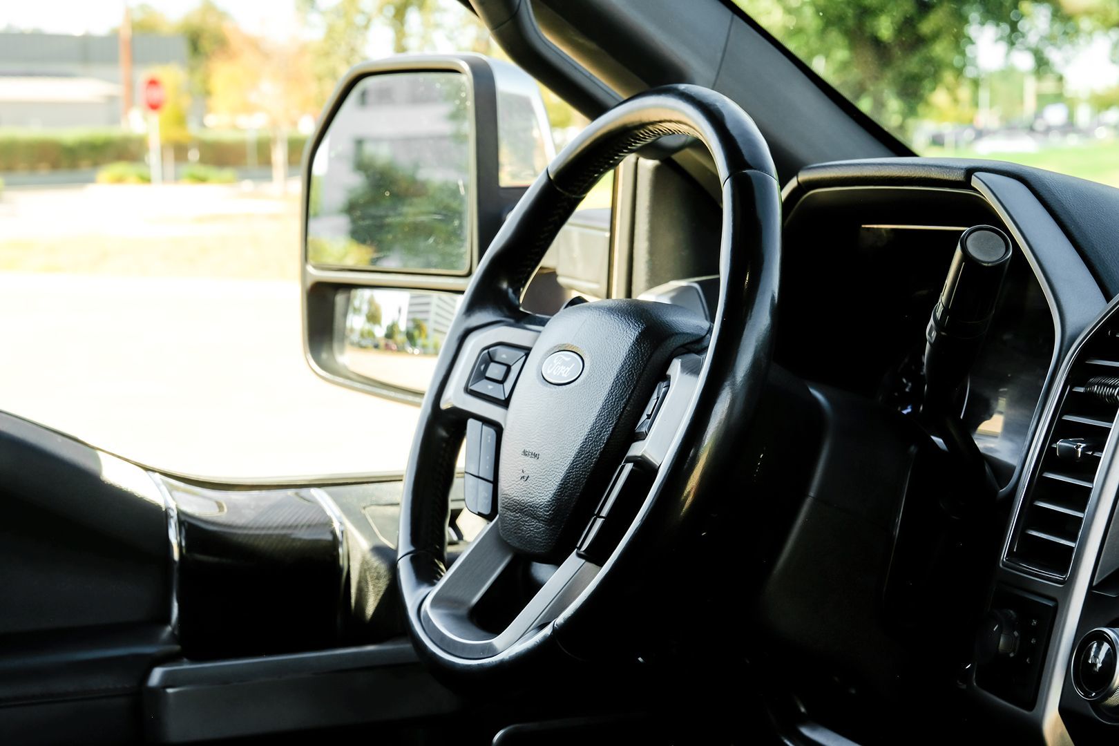 Photo 12 of this Ford Super Duty F-450 DRW