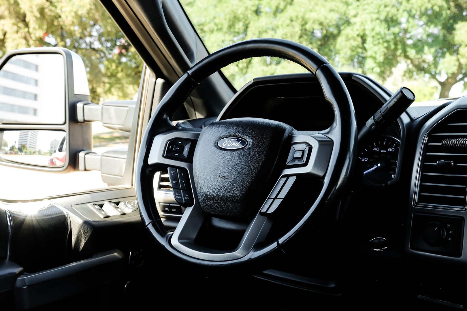 Photo 15 of this Ford Super Duty F-450 DRW