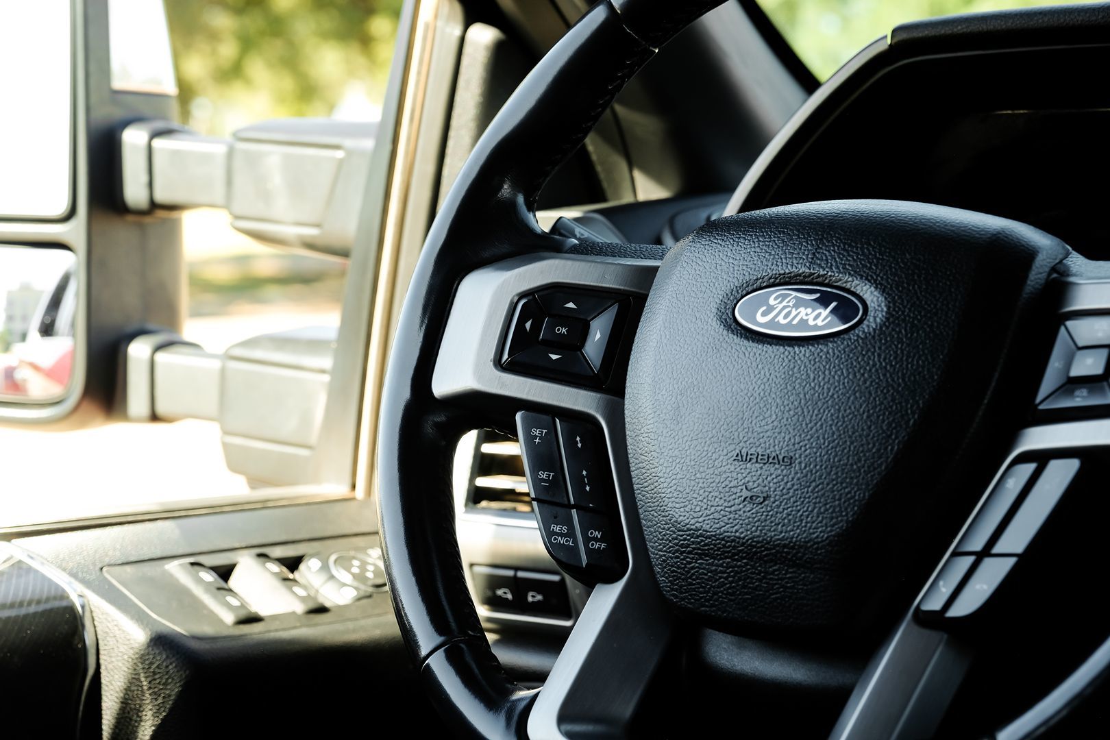 Photo 16 of this Ford Super Duty F-450 DRW