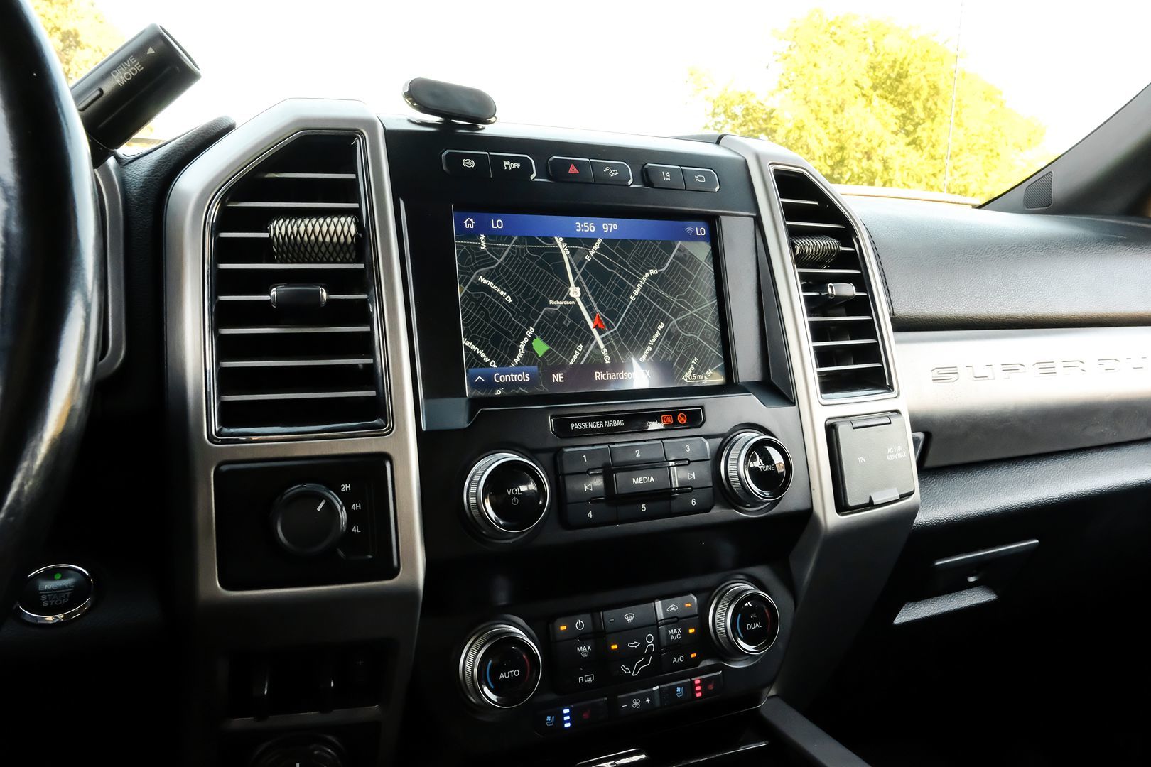 Photo 26 of this Ford Super Duty F-450 DRW