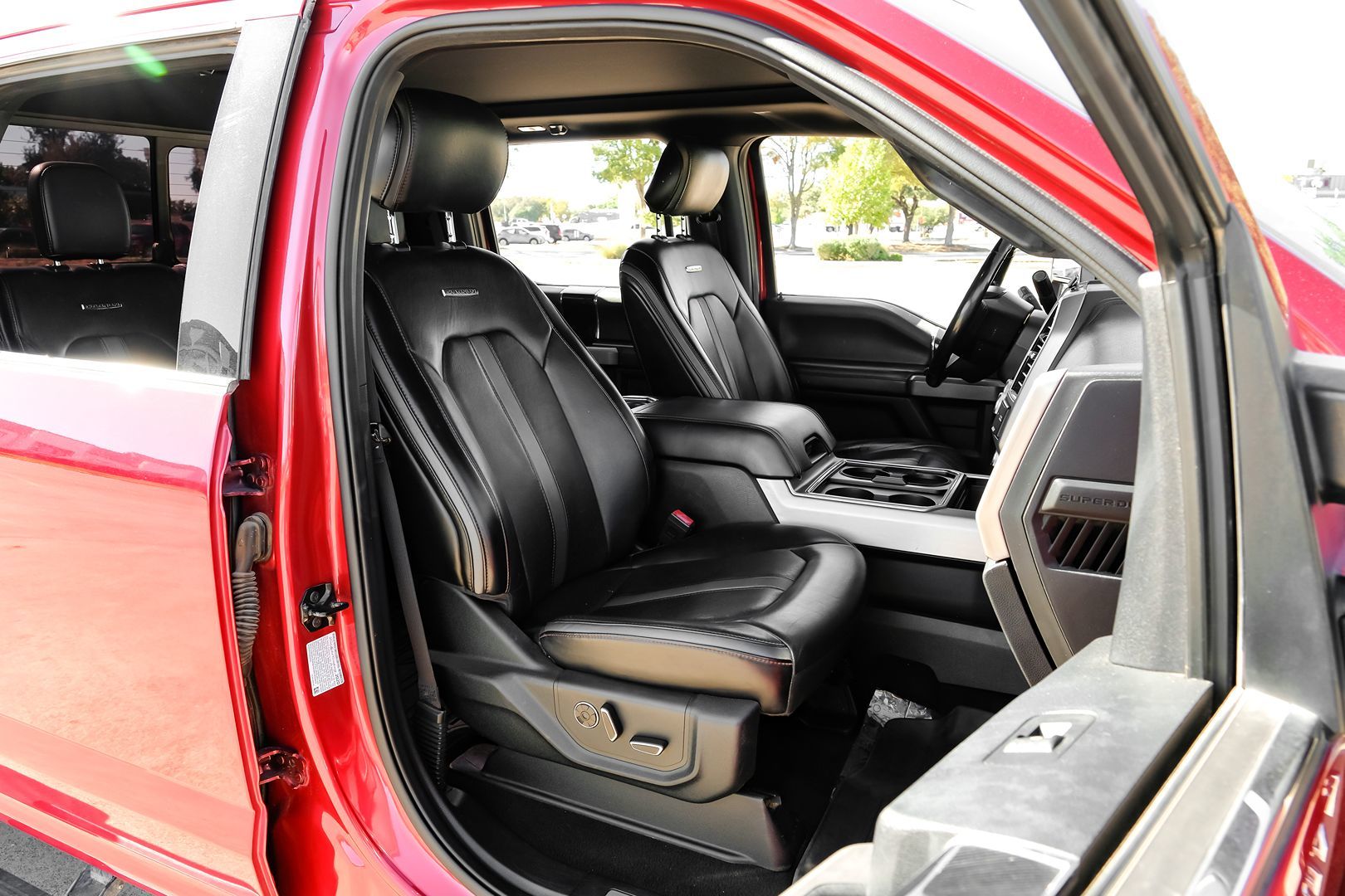Photo 39 of this Ford Super Duty F-450 DRW