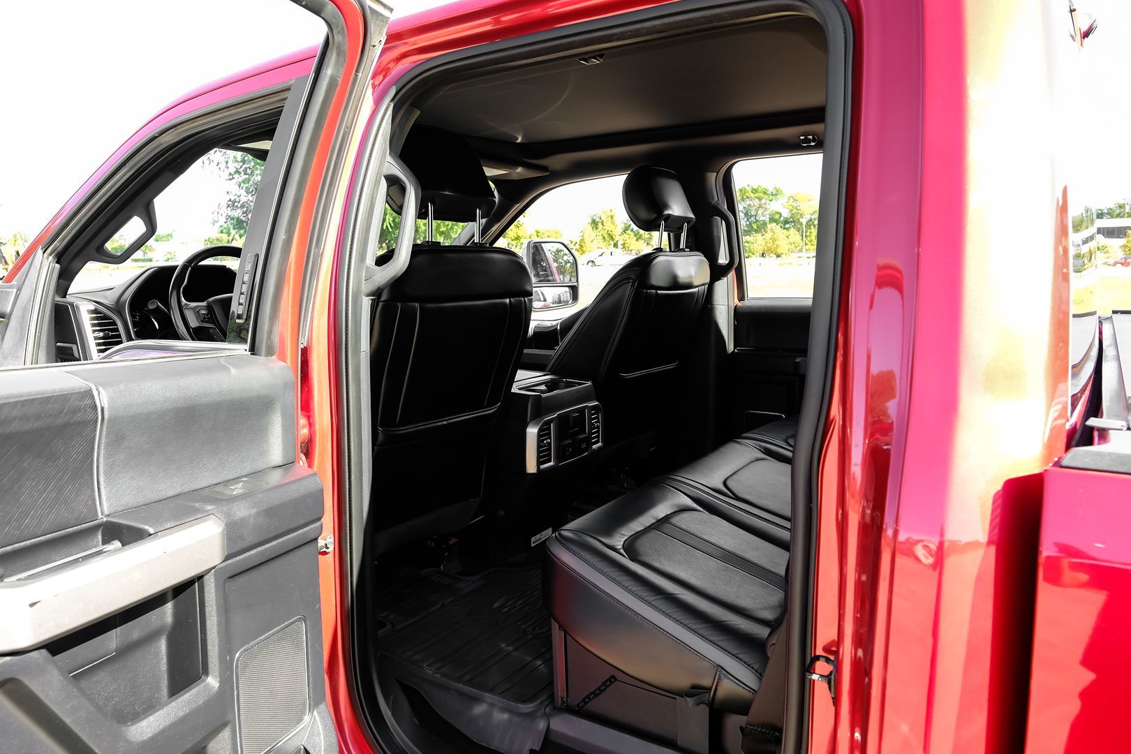 Photo 43 of this Ford Super Duty F-450 DRW