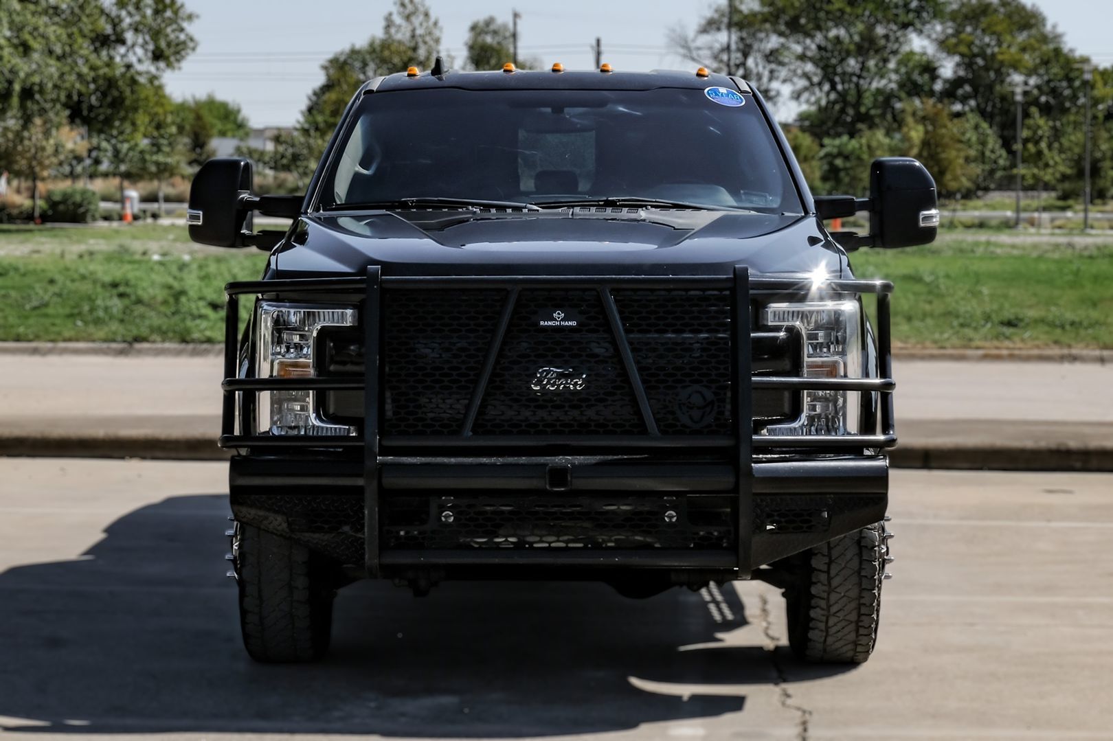 Photo 8 of this Ford Super Duty F-350 DRW