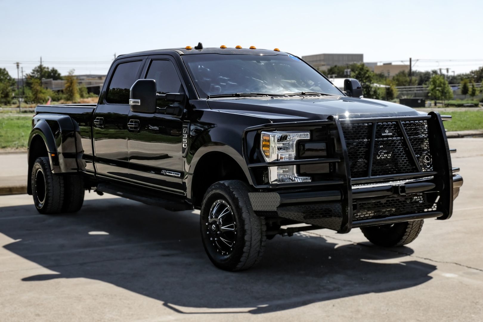 Photo 9 of this Ford Super Duty F-350 DRW