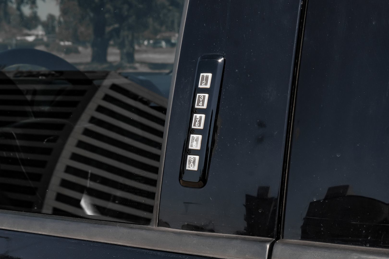 Photo 53 of this Ford Super Duty F-350 DRW