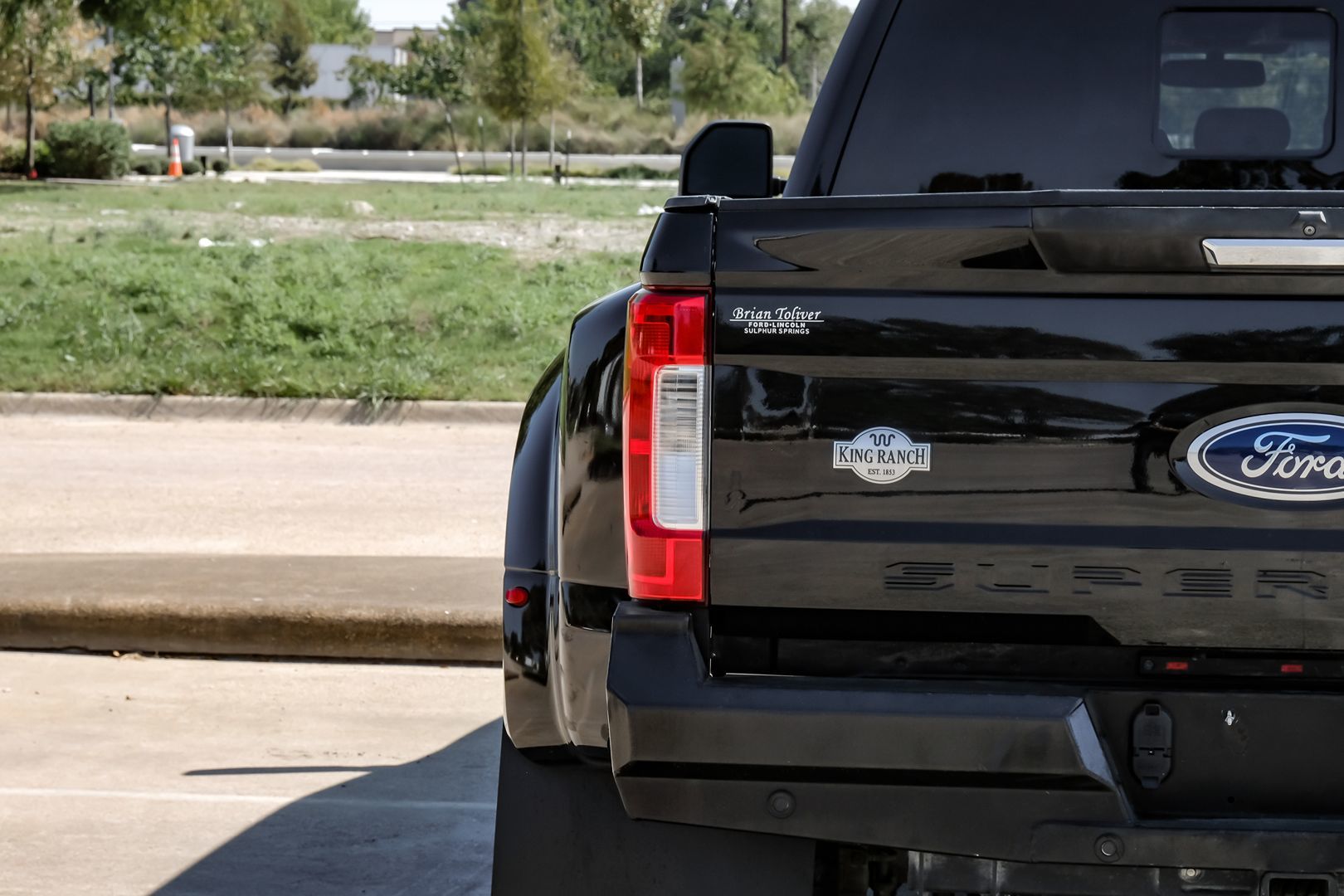 Photo 60 of this Ford Super Duty F-350 DRW