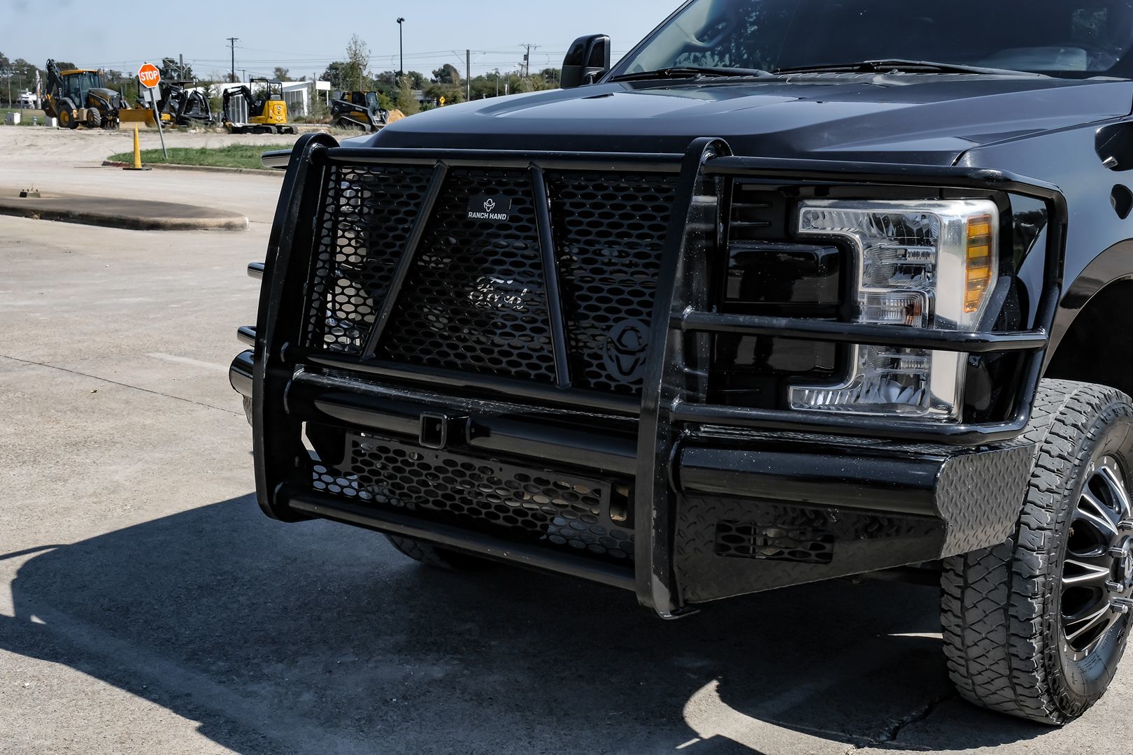 Photo 61 of this Ford Super Duty F-350 DRW